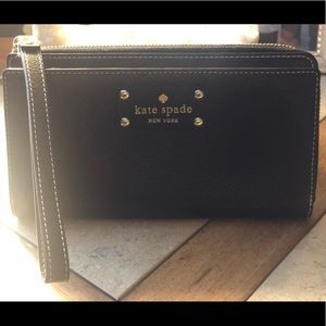 Kate Spade Kelly Wristlet